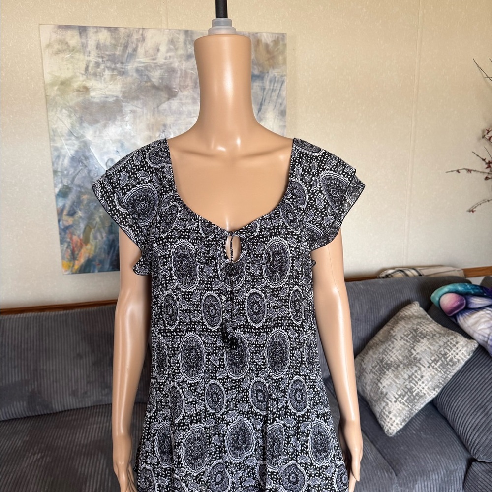 Signature by Larry Levine Black and White Blouse